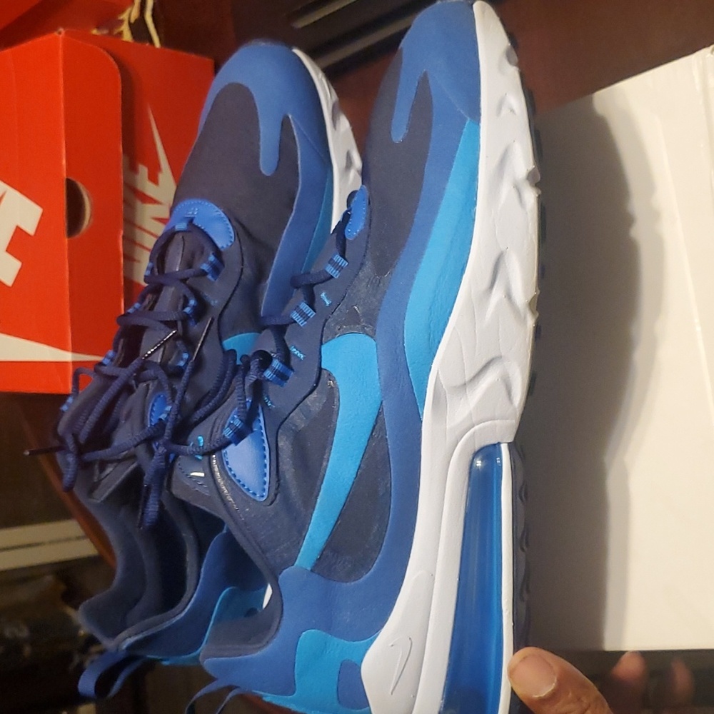 Nike AirMax 270 React sz 12